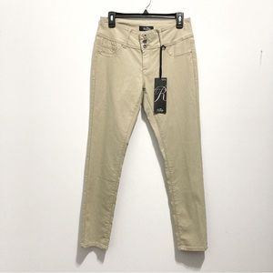 🆕 Royalty For Me Women’s Petite 3-Button Stretch Jean Pants